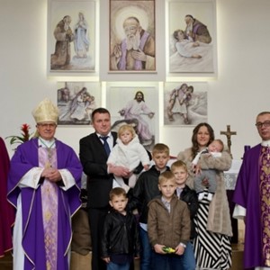 Biskup Gorski krstio šesto dijete obitelji Klarić